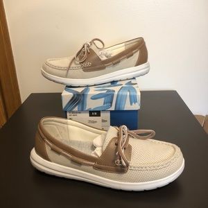 Clarks Cloudsteppers boat shoes, size 8M